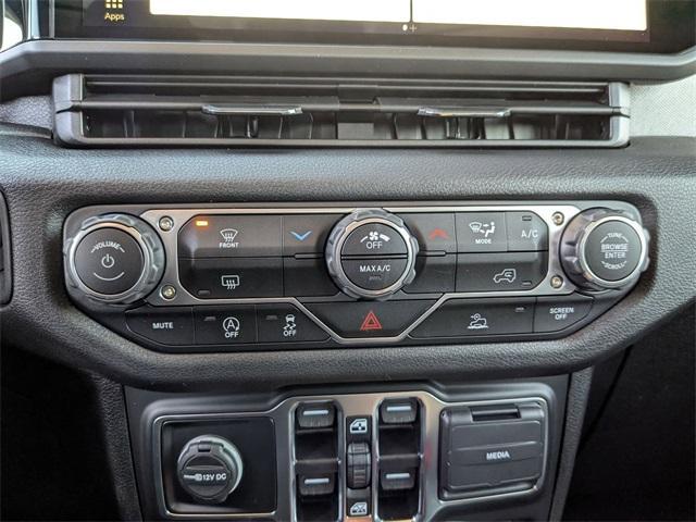 new 2025 Jeep Gladiator car, priced at $42,611
