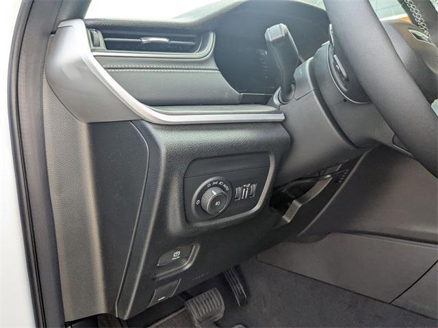 new 2025 Jeep Grand Cherokee car, priced at $42,519