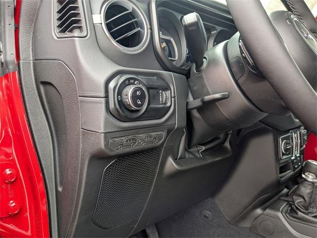 new 2025 Jeep Gladiator car, priced at $48,602