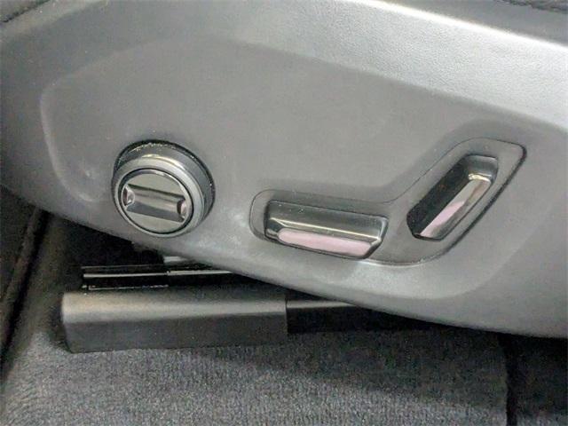 used 2023 Volvo XC60 car, priced at $28,900