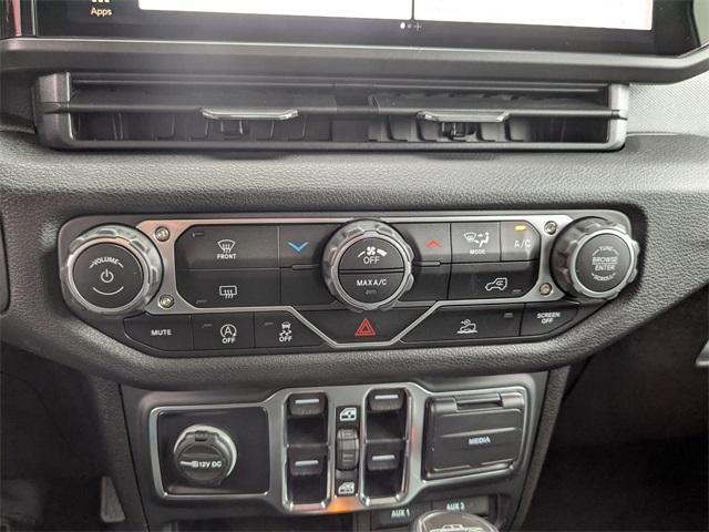 new 2025 Jeep Gladiator car, priced at $42,880