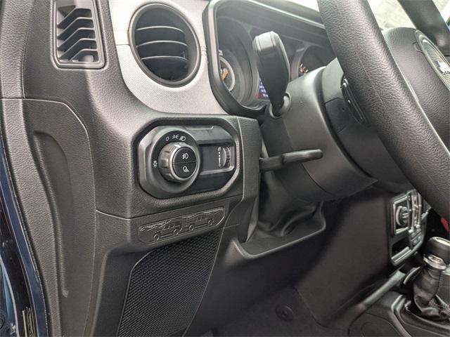 new 2025 Jeep Gladiator car, priced at $42,880