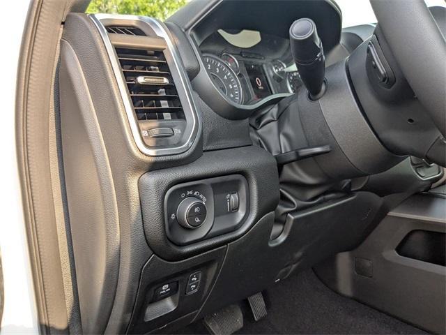 new 2025 Ram 1500 car, priced at $41,674