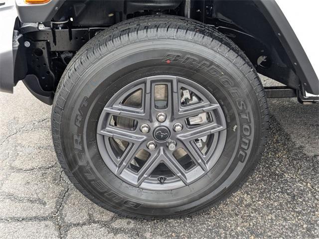 new 2025 Jeep Gladiator car, priced at $46,858
