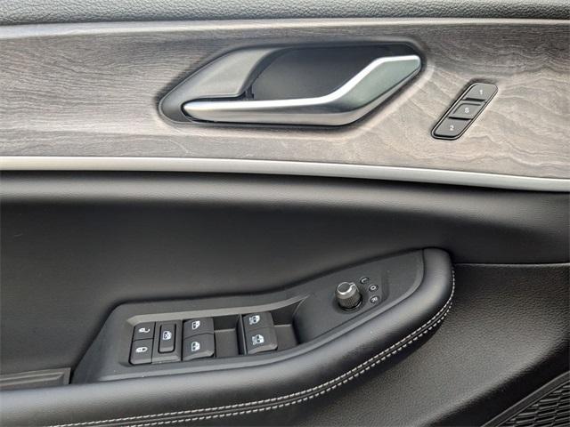 new 2025 Jeep Grand Cherokee car, priced at $38,106