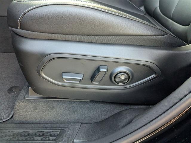 new 2025 Jeep Grand Cherokee car, priced at $38,106