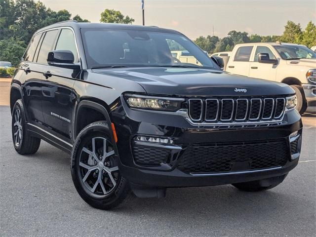 new 2025 Jeep Grand Cherokee car, priced at $38,106