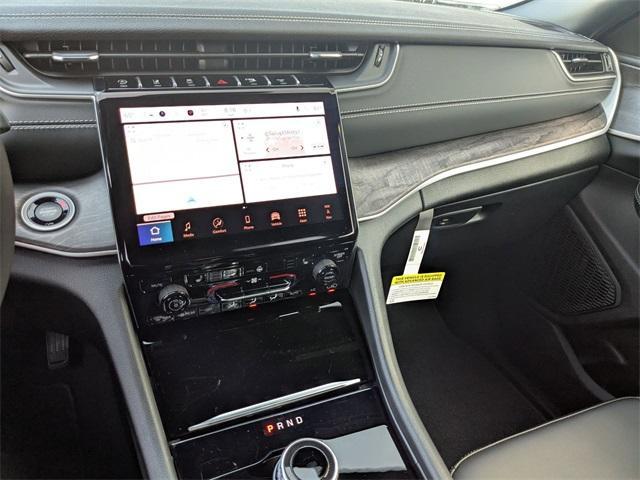 new 2025 Jeep Grand Cherokee car, priced at $38,106