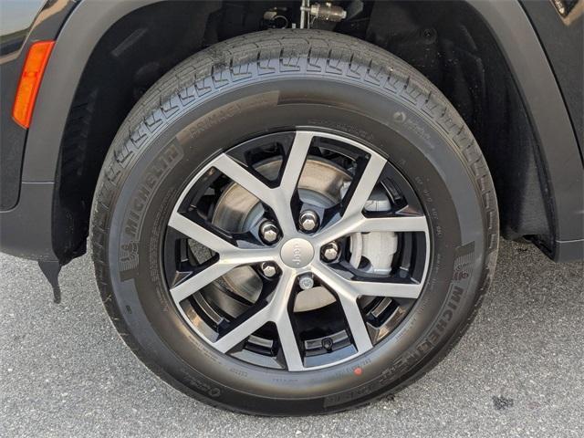 new 2025 Jeep Grand Cherokee car, priced at $38,106