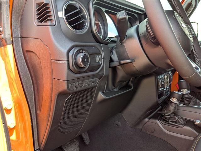 new 2025 Jeep Wrangler car, priced at $55,370