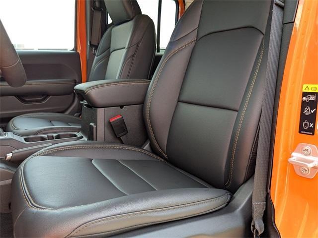 new 2025 Jeep Wrangler car, priced at $55,370