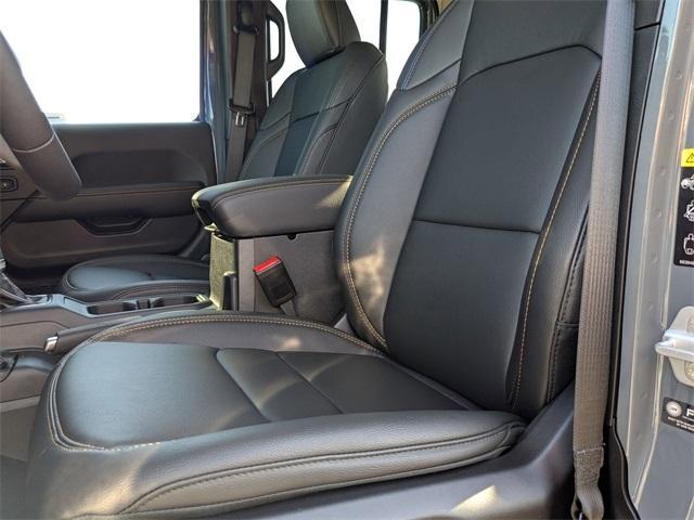 new 2025 Jeep Gladiator car, priced at $48,602