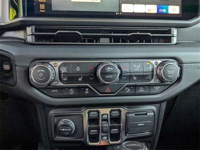 new 2025 Jeep Gladiator car, priced at $48,602