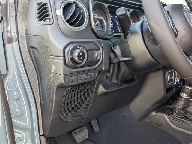 new 2025 Jeep Gladiator car, priced at $48,602