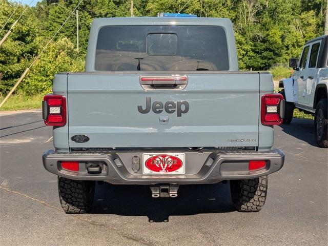 new 2025 Jeep Gladiator car, priced at $48,602
