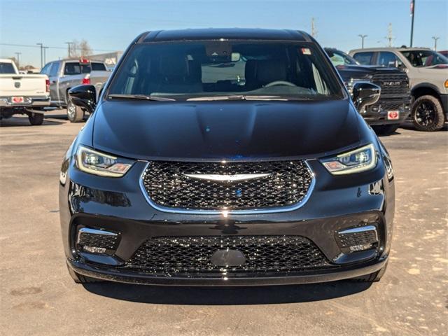 new 2025 Chrysler Pacifica car, priced at $39,080