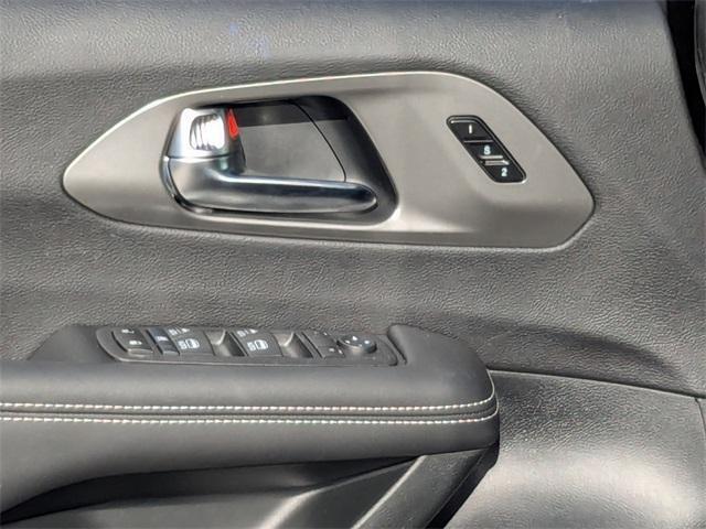 new 2025 Chrysler Pacifica car, priced at $39,080