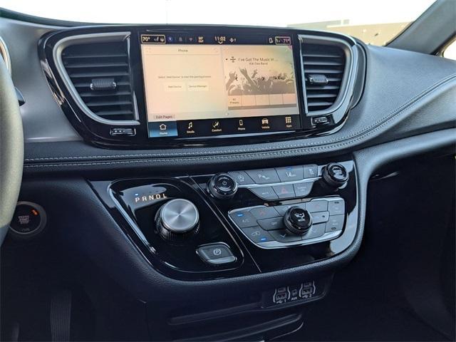 new 2025 Chrysler Pacifica car, priced at $39,080