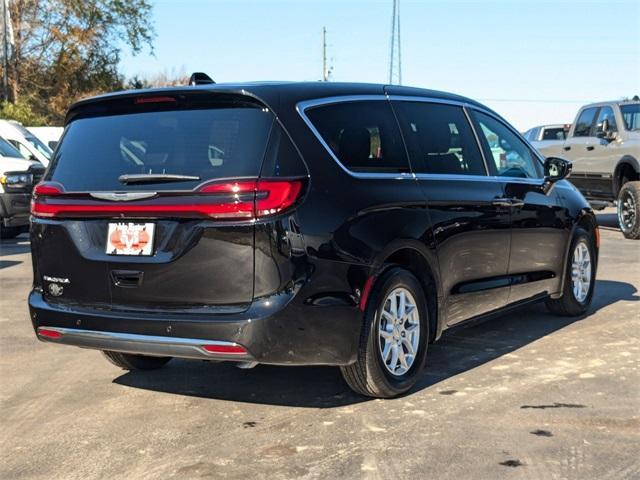 new 2025 Chrysler Pacifica car, priced at $39,080