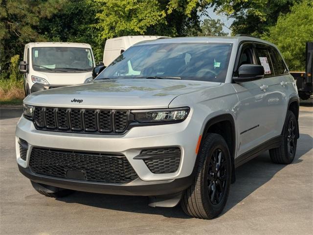 used 2025 Jeep Grand Cherokee car, priced at $38,628