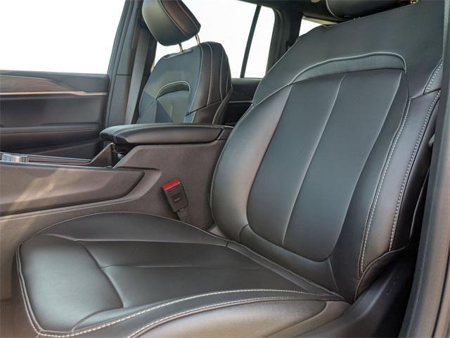 new 2025 Jeep Grand Cherokee car, priced at $45,821