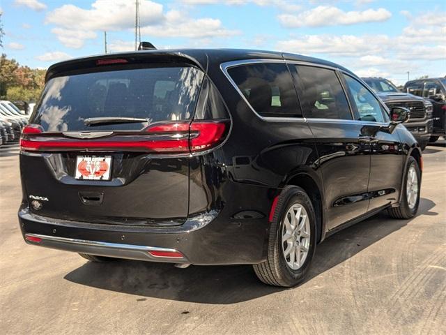 new 2025 Chrysler Pacifica car, priced at $40,232