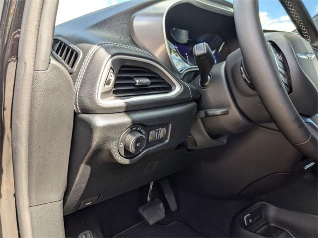 new 2025 Chrysler Pacifica car, priced at $40,232