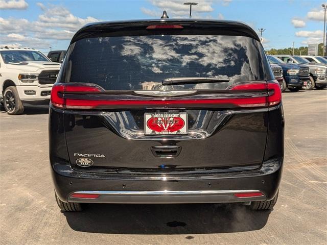 new 2025 Chrysler Pacifica car, priced at $40,232