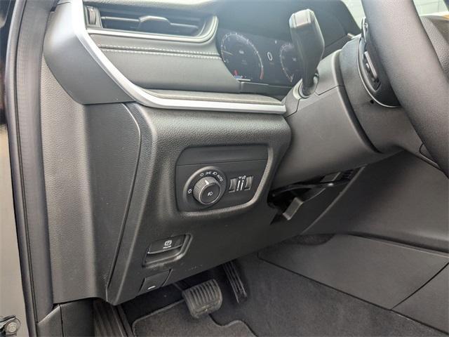 new 2025 Jeep Grand Cherokee car, priced at $43,434