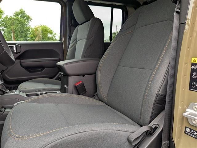 new 2025 Jeep Gladiator car, priced at $48,732