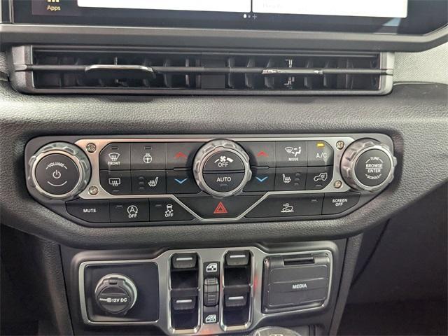 new 2025 Jeep Gladiator car, priced at $48,732