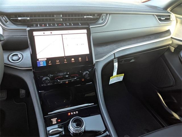 new 2025 Jeep Grand Cherokee car, priced at $43,245