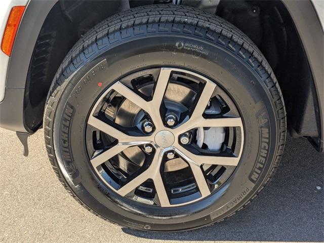 new 2025 Jeep Grand Cherokee car, priced at $43,245