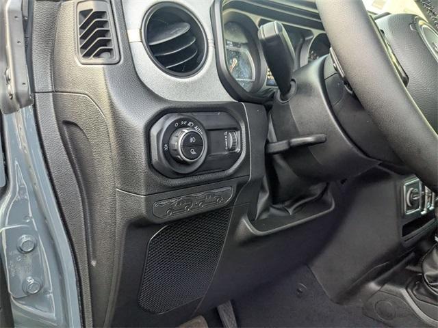 new 2025 Jeep Gladiator car, priced at $44,866