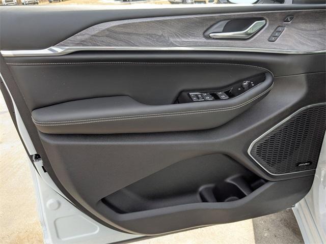 new 2025 Jeep Grand Cherokee car, priced at $54,919