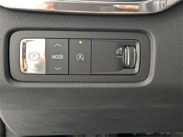 used 2025 GMC Acadia car, priced at $32,986