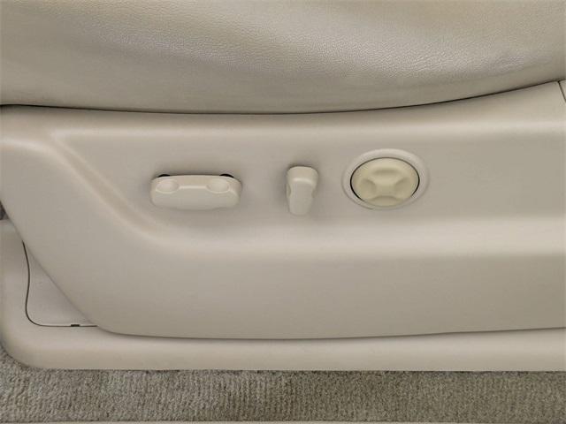used 2013 GMC Yukon car, priced at $8,995