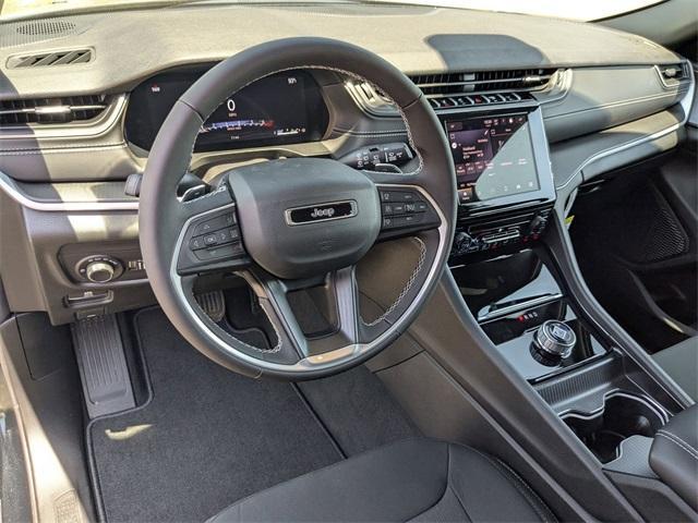 new 2025 Jeep Grand Cherokee car, priced at $40,702