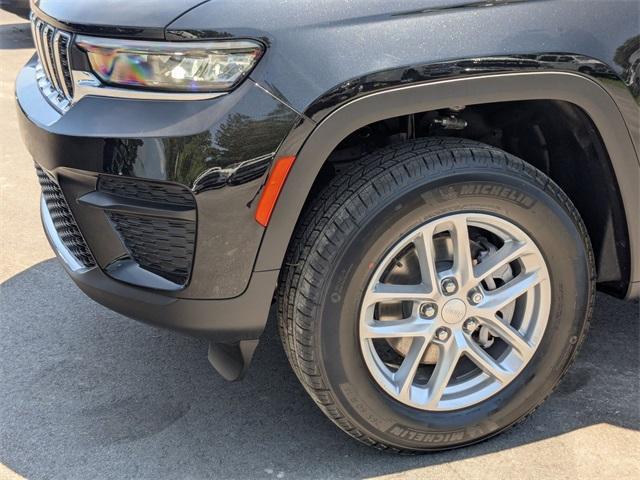 new 2025 Jeep Grand Cherokee car, priced at $40,702