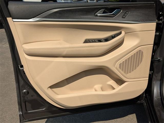 new 2025 Jeep Grand Cherokee L car, priced at $42,986