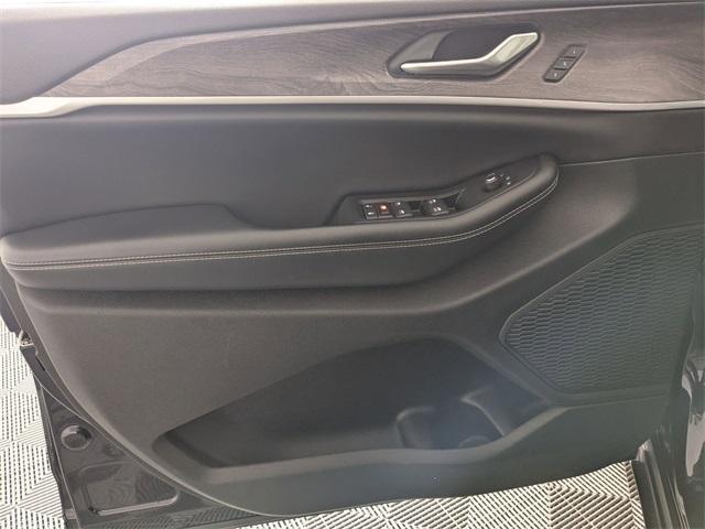 used 2023 Jeep Grand Cherokee car, priced at $32,242