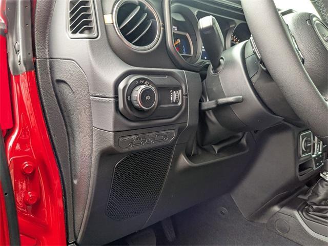 new 2025 Jeep Wrangler car, priced at $48,484