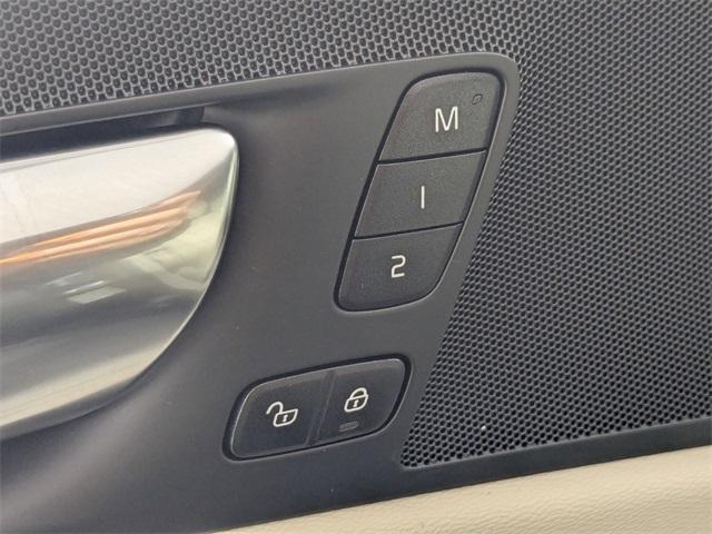 used 2022 Volvo XC60 car, priced at $22,916