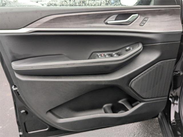 new 2025 Jeep Grand Cherokee L car, priced at $42,242