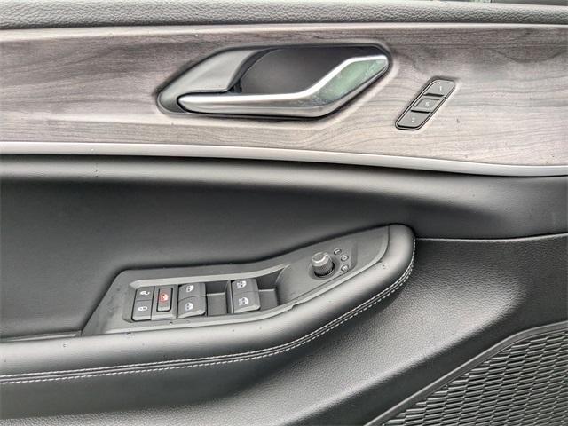 new 2025 Jeep Grand Cherokee L car, priced at $42,242