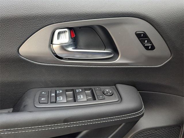 new 2025 Chrysler Pacifica car, priced at $43,527