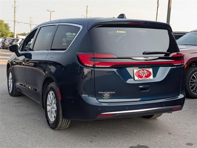 new 2025 Chrysler Pacifica car, priced at $43,527