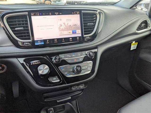 new 2025 Chrysler Pacifica car, priced at $43,527