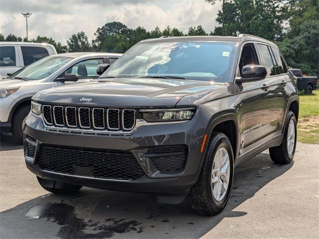 new 2025 Jeep Grand Cherokee car, priced at $40,702