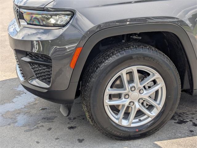 new 2025 Jeep Grand Cherokee car, priced at $40,702